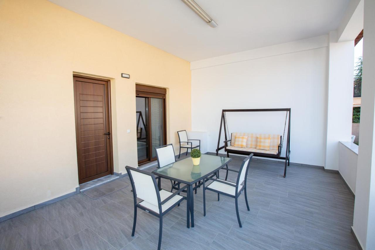 Modern Lake View Apartment ヨアニナ エクステリア 写真